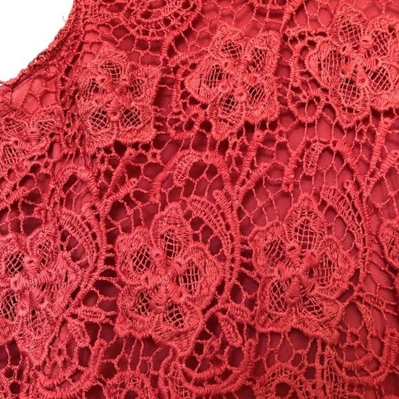 PINK Lace Crochet Tank Top - Picture 2 of 9